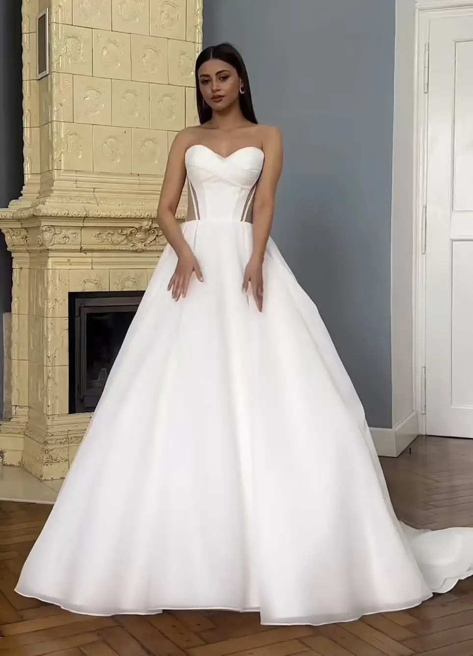 Customized New Arrival Strapless A-Line Wedding Dress Ruched Satin Gowns Floor Length Bridal Dress Lace up Vestidos De Noiva