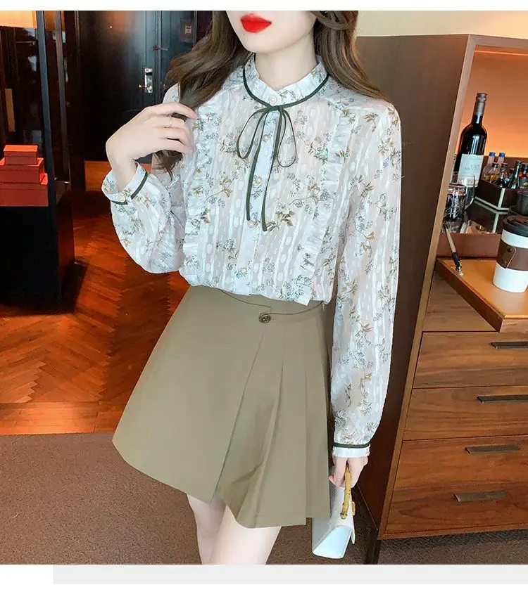 French Style Unique and Chic Women\'s New Long Sleeved Floral Chiffon Shirt Beautiful Little Shirt