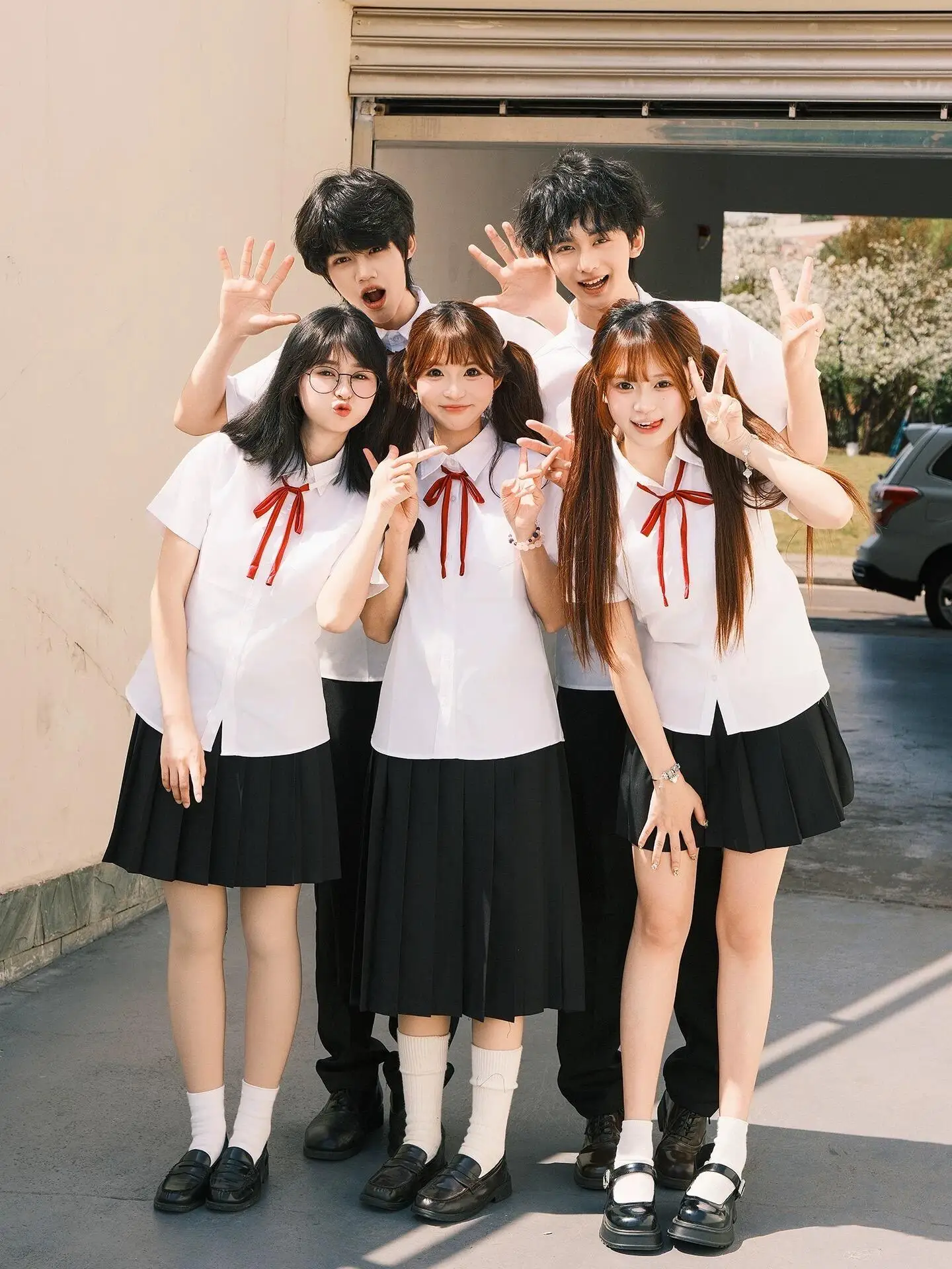 

Summer Graduation Uniform Shirts Men's Women's Basic Short Sleeve School Uniform Tops Couple Outfit Set College Style
