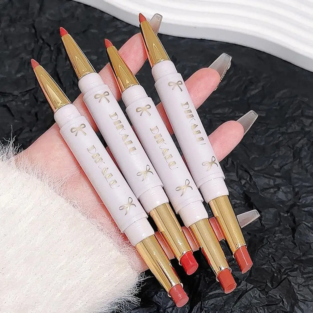 Dwustronny konturówka do ust i płynny szminka w pisaku, miękki aksamitny mat, wodoodporny, odporny na rozmazywanie, długotrwały makijaż ust.