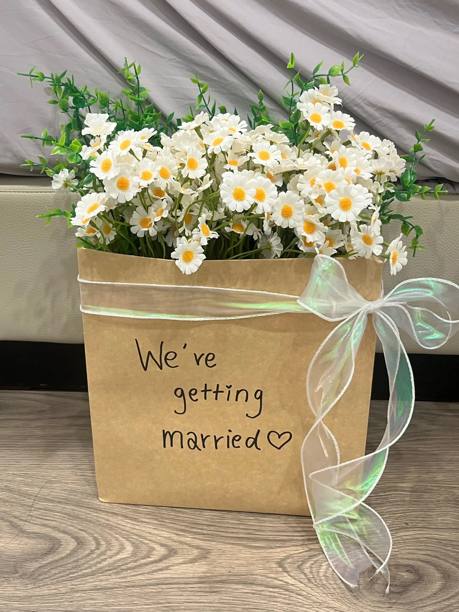 120heads Artificial Daisy Flowers Small Daisy Fake Flower Bouquet for Valentines Wedding Party Table Decoration DIY Home Decor photo review