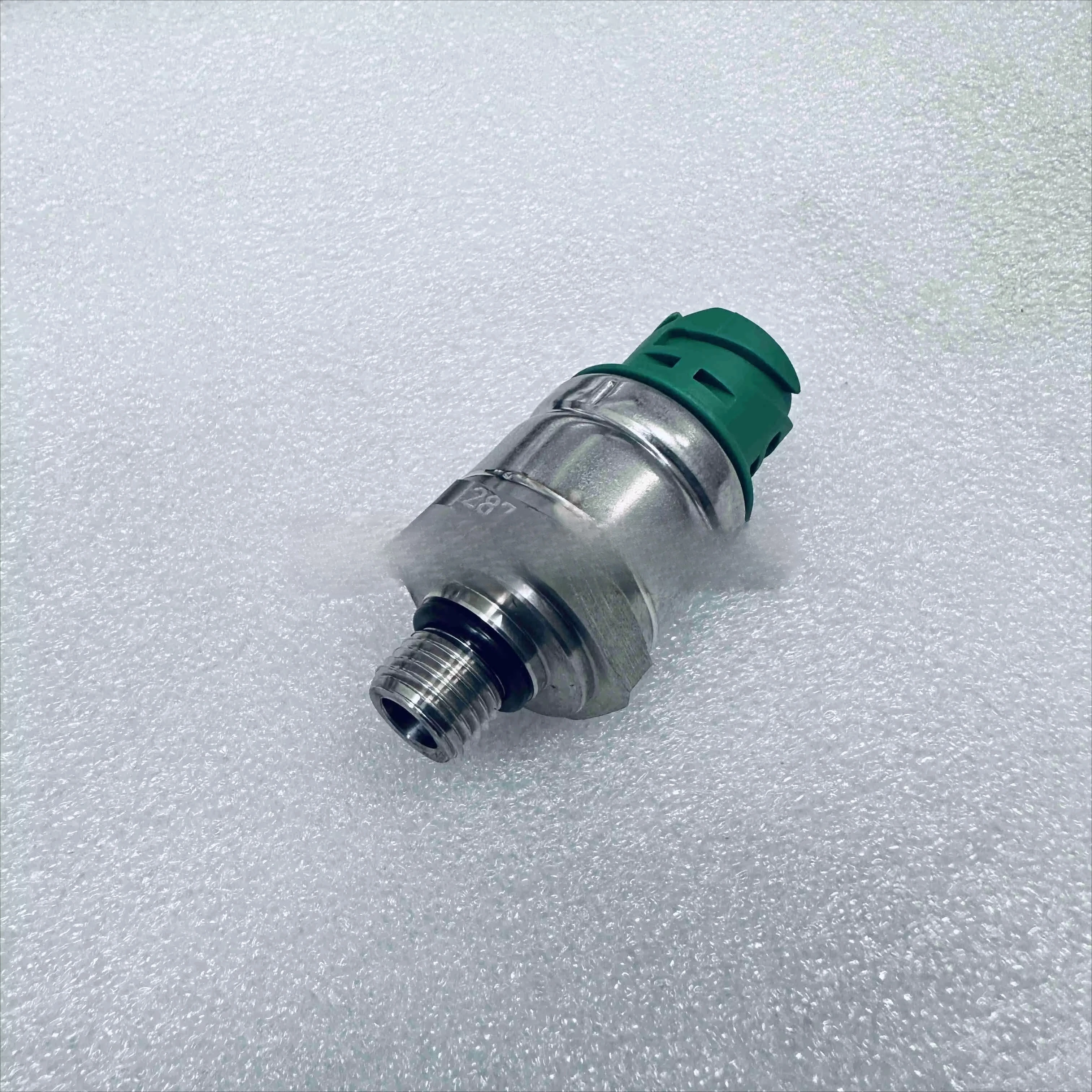 

K50 K60 QST30 Cummins Engine Parts Pressure Sensor 2872254 3408556 3160404 5594377