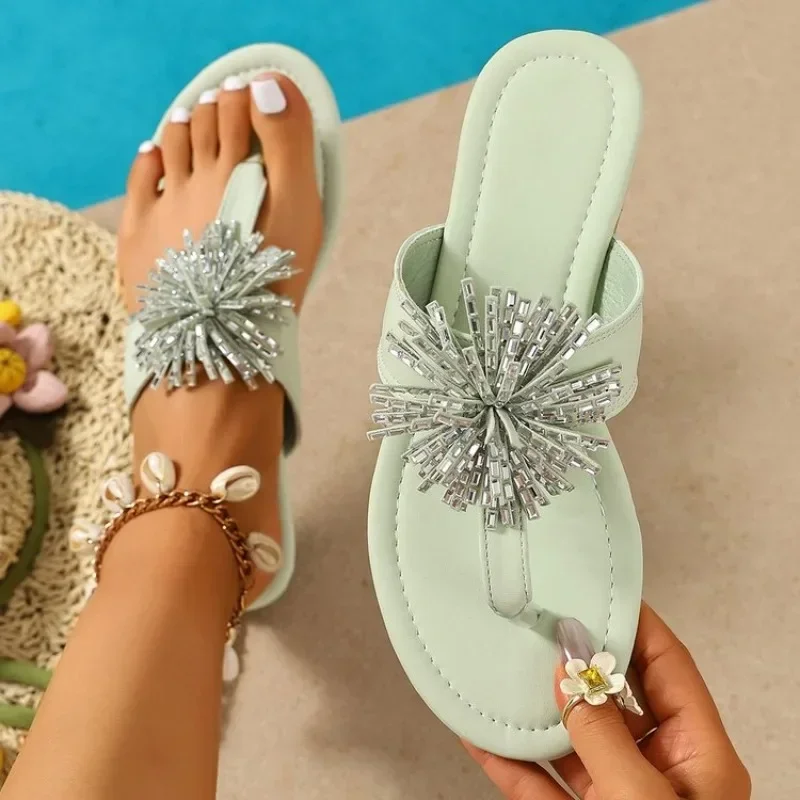 

Round Toe Clip Toe Beach Shoes Women's Summer New Rhinestone Flower Soft Sole Lightweight Slippers