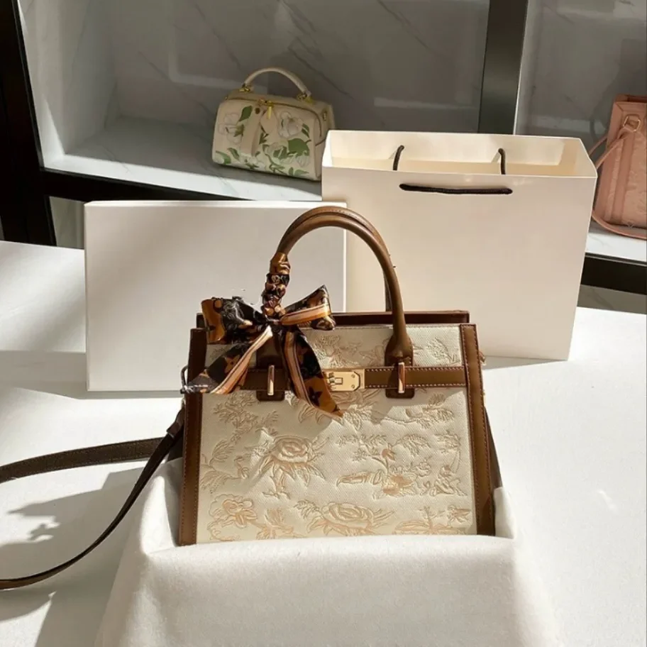 

Fashion Designer Bag Luxury Bag Hobo Shoulder Bag New Womens Bag Versatile Shoulder Crossbody Embroidery Shoulder Bag Underarm H