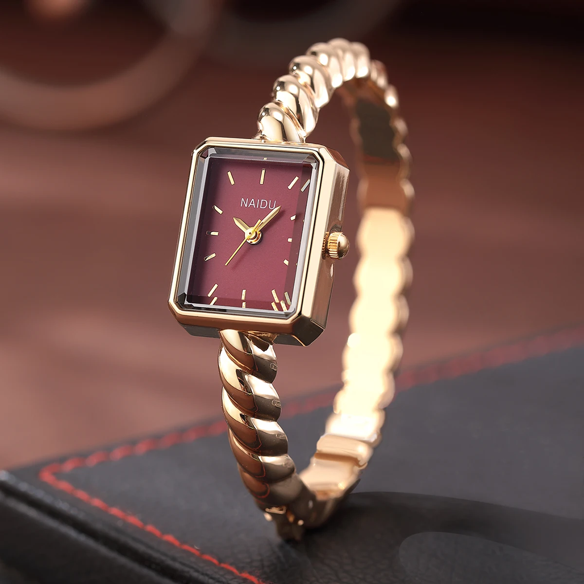 レディース高級スクエアダイヤルクォーツ腕時計1個、ゴールドツ - Luxury Watch Square のレビューと価格