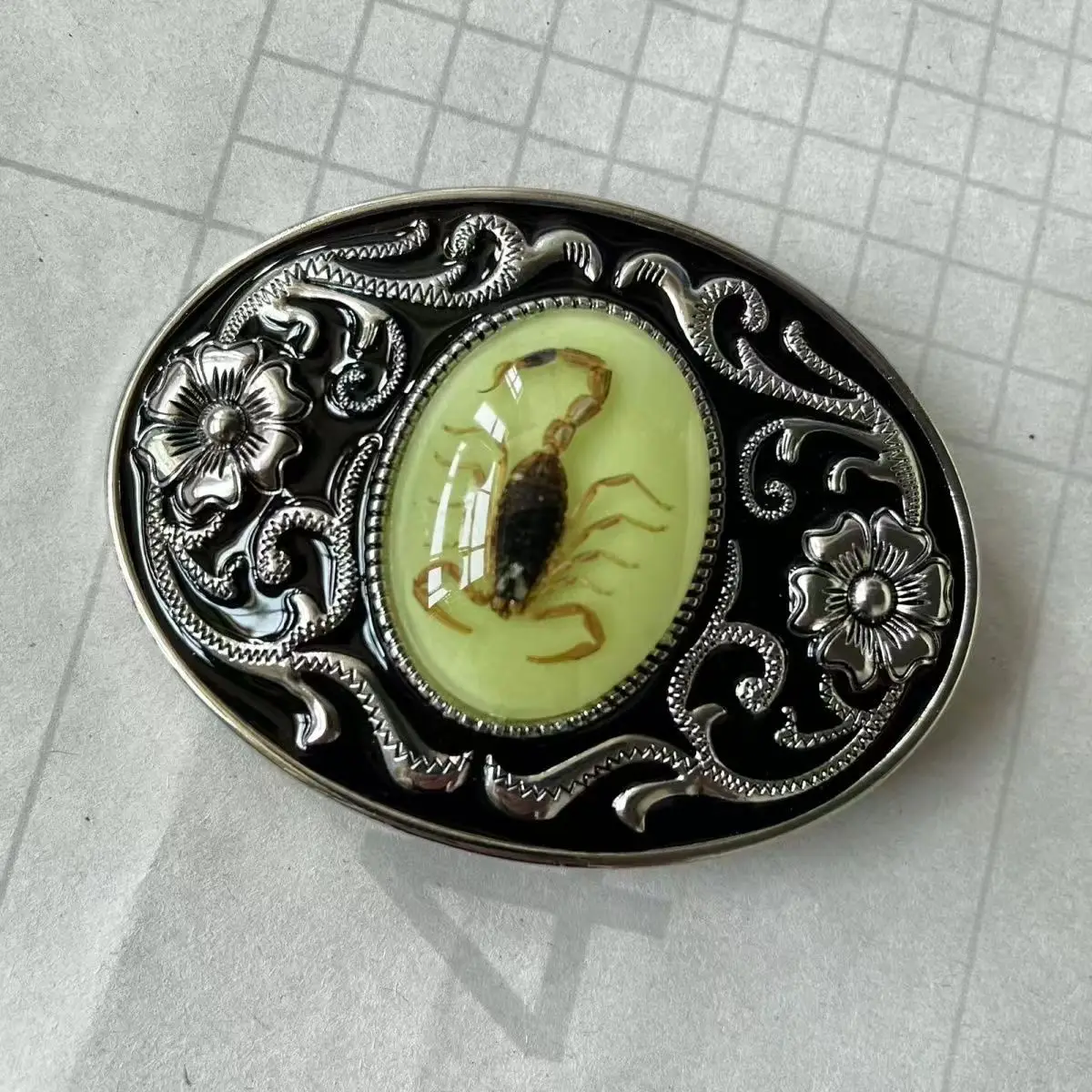 Boucle de ceinture pour hommes, boucle de ceinture d'échantillon de scorpion ambre haut de gamme, boucle lisse à la mode