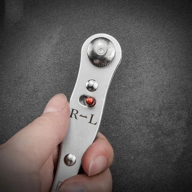 Wielofunkcyjny zestaw kluczy zapadkowych EDC z dwukierunkowym zestawem kluczy zapadkowych Wygodny, wielofunkcyjny sprzęt kombinowany do użytku na zewnątrz