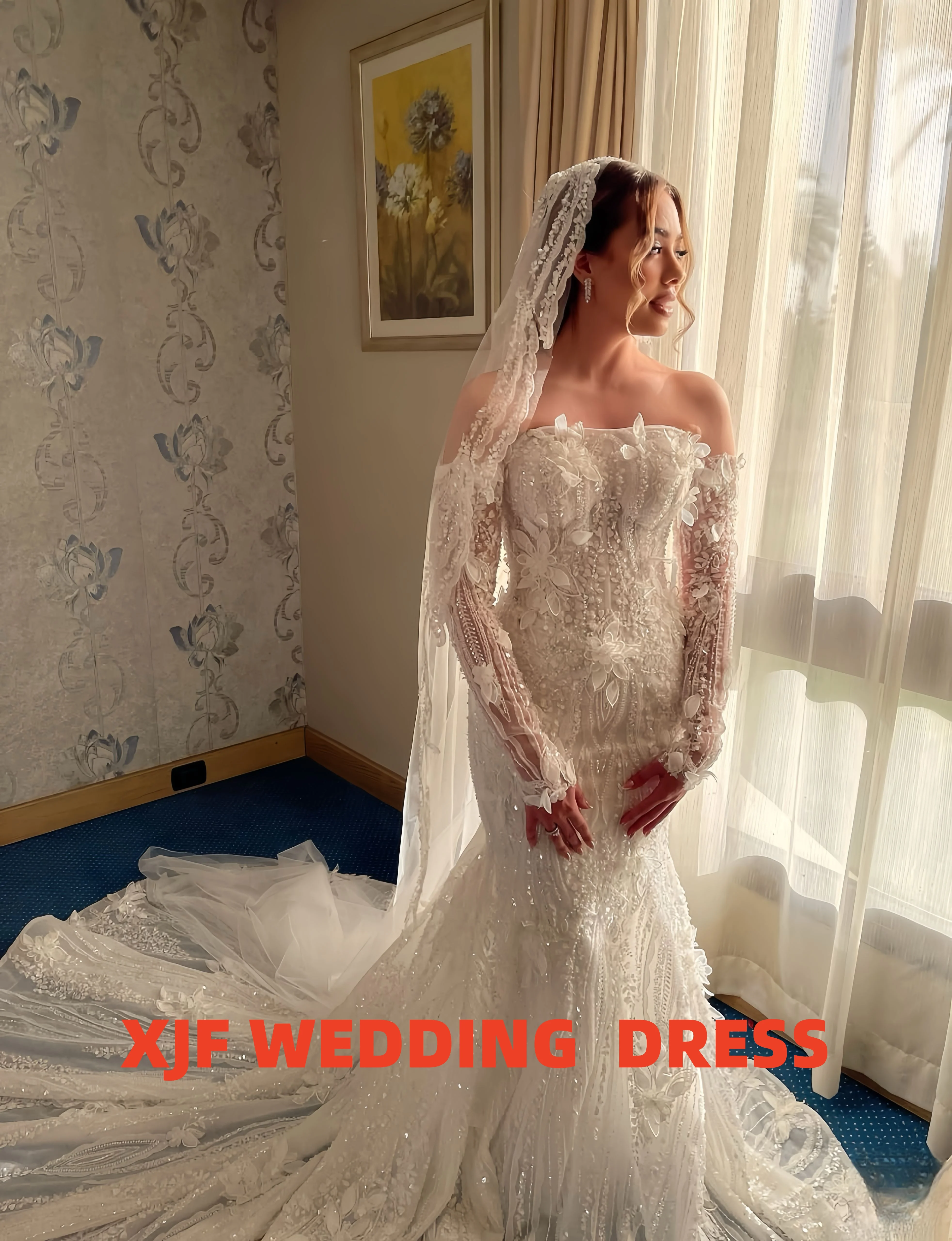 Strapless Long Slee…