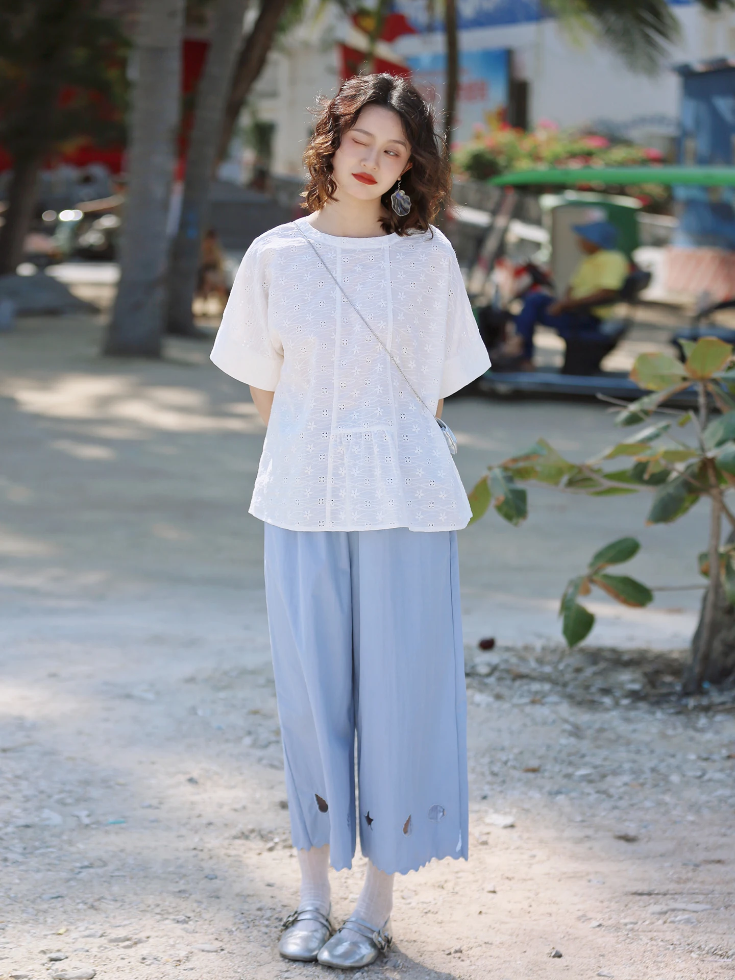 

Hua Ji C49 White ort Sve Embroidered Hollow out Loose Women's irt Sweet Sle Pure Cotton Breathable Summer irt