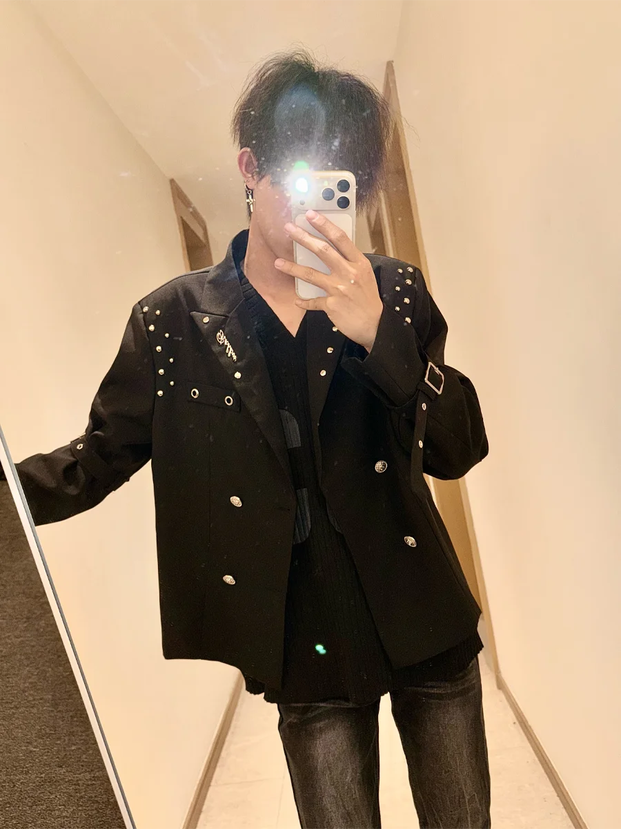 

k Design Men's Casual Suit Jaet Rivet Decoration oulder Pad High Sensation Hip Haome Spring Faion Outerwear