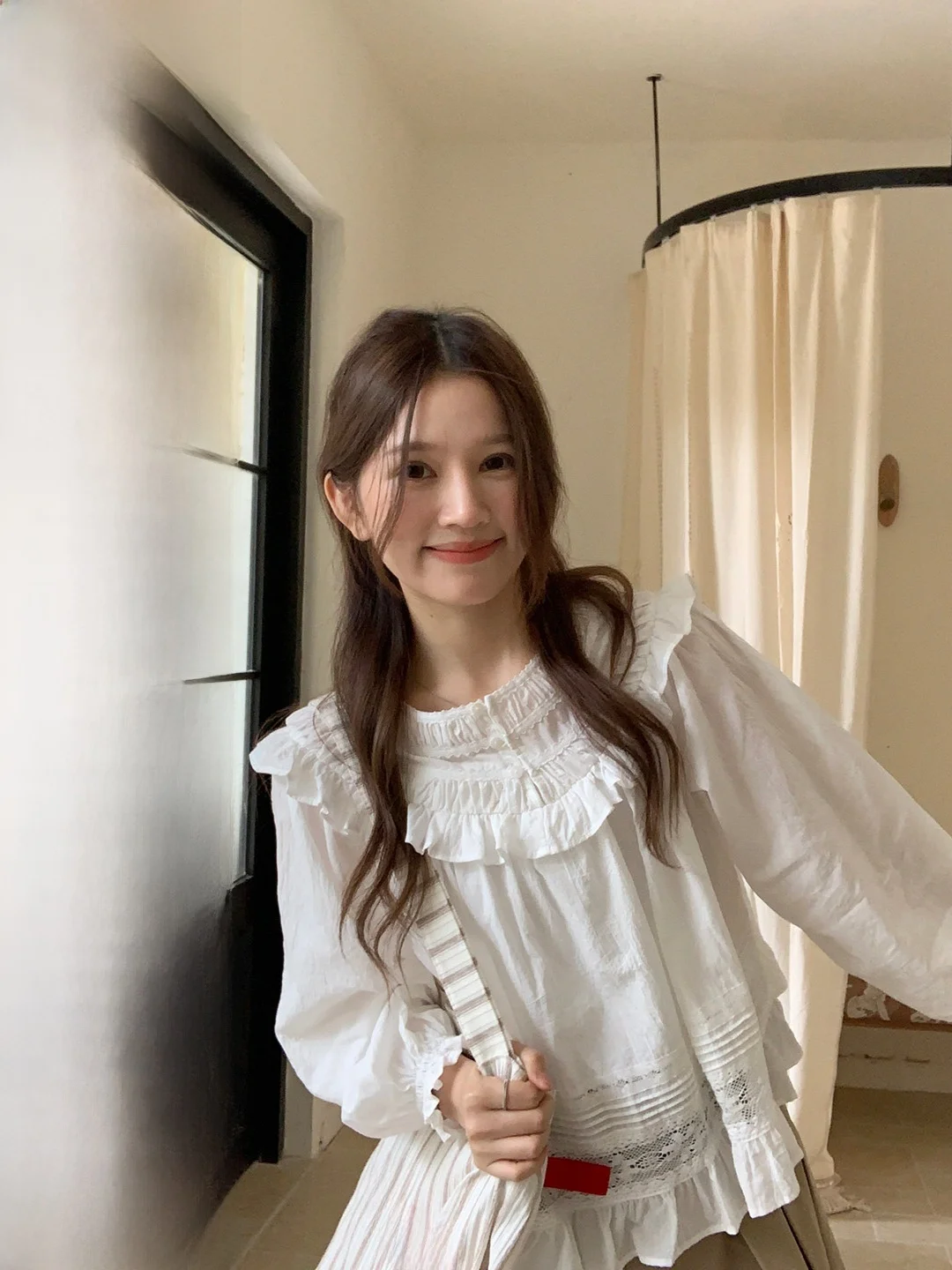 

Elegant Long Sleeve Shirt Pleated Floral Design Korean Style Gentle Retro Slimming Top for Young Women Cotton Bubble Sleeve