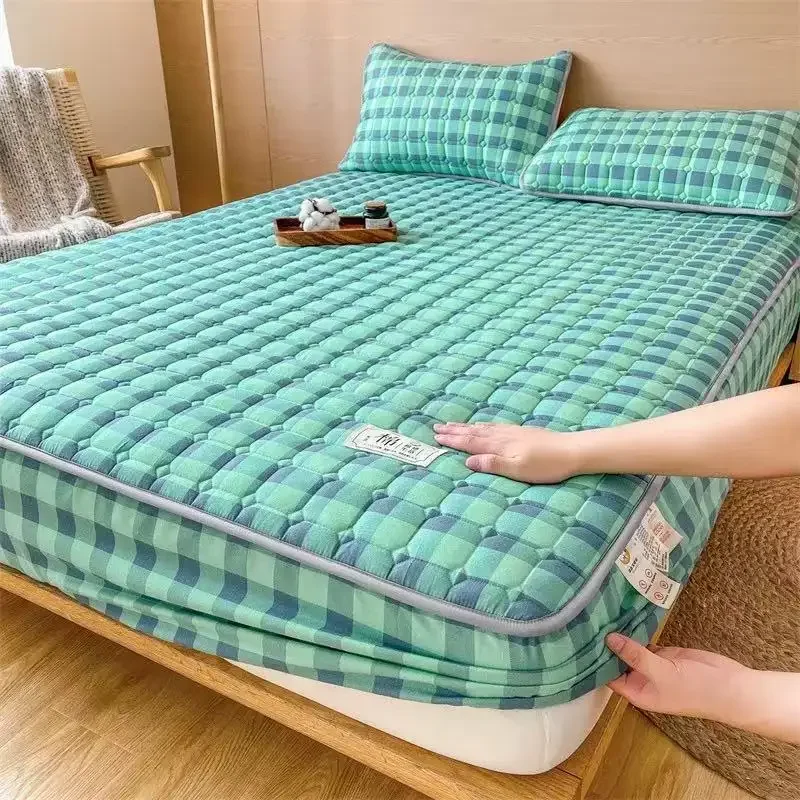 Three-piece set of all-cotton bed cover with thickened cotton padding, anti-slip all-inclusive bed cover with multiple styles