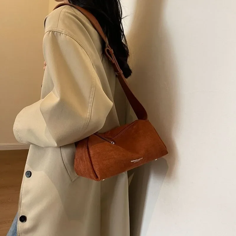 High Appearance Level Suede Bag Autumn and Winter New Style Simple Fashion Crossbody Bag Vintage Niche One-shoulder Commuter Bag