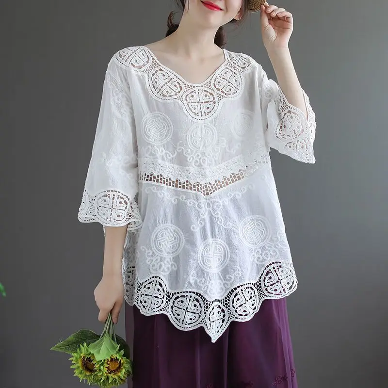 Mori Girl Style Stylish V-Neck T-shirt Summer 3/4 Sleeve Loose Casual Solid Color Hollow Out Korean Embroidery Spliced Pullovers