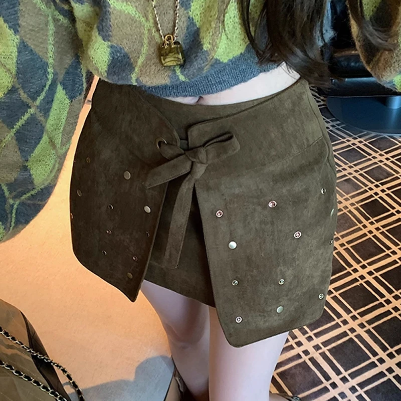 Koreaanse Mode Klinknagel Suede Mini Rokken Vrouwen Hoge Taille Lace-up Groene Rok 2026 Nieuwe Rok met Shorts Saias mujer
