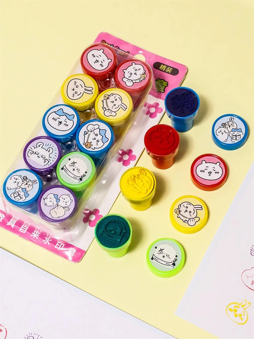 상자에 10Pcs 만화 Chiikawa Hachi Usagi 다채로운 어린이 컬러 씰 학생 보상 스탬프 편지지 아이 장난감 선물