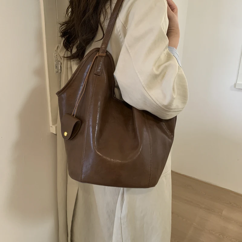 

Women Luxury Leather Classic Fashion Designer Tote Shoulder Bag Elegant Crossbody Handbag For Modern Daily Dressing