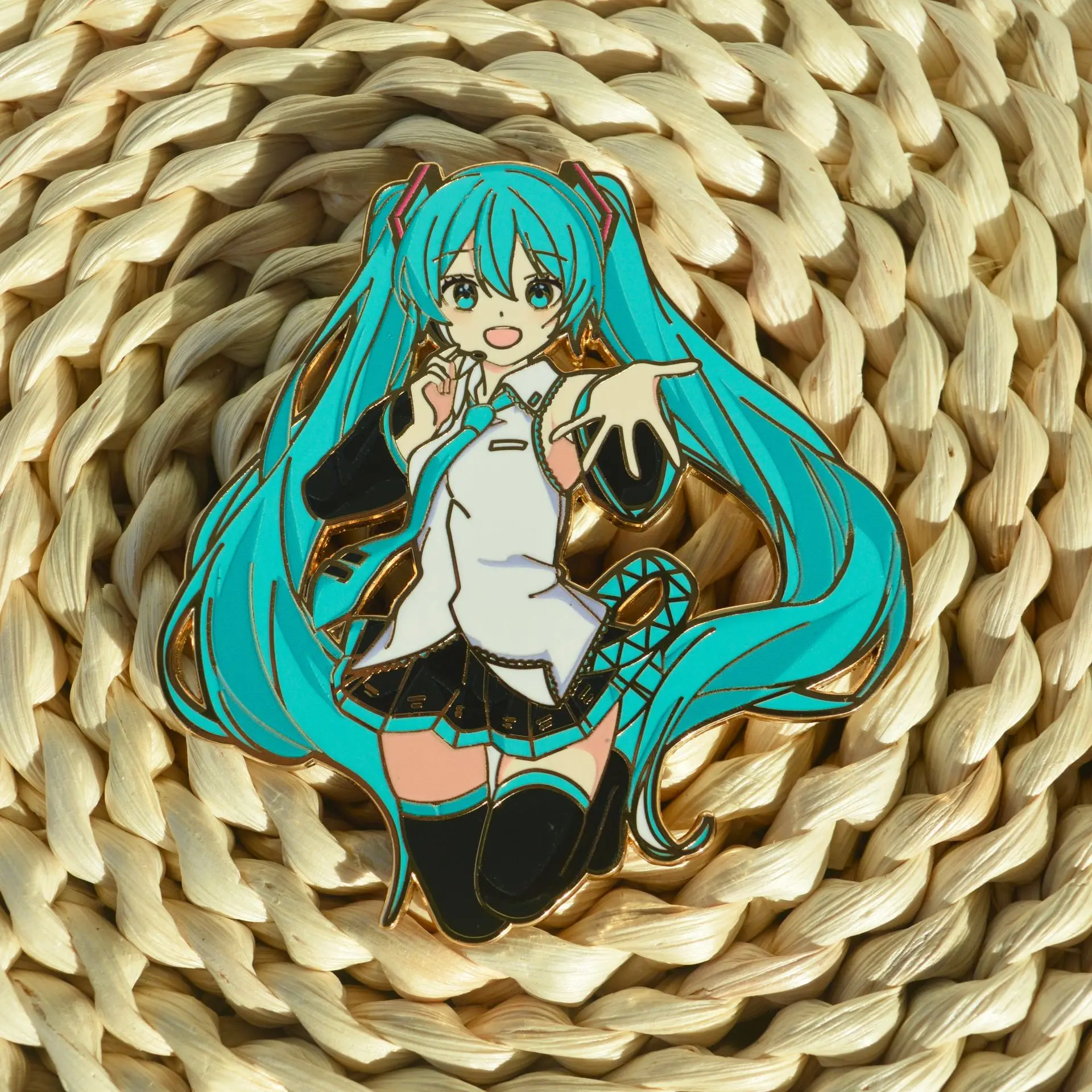 Hatsune Miku Enamel Pins Quadratic Element Virtual Goji Brooch