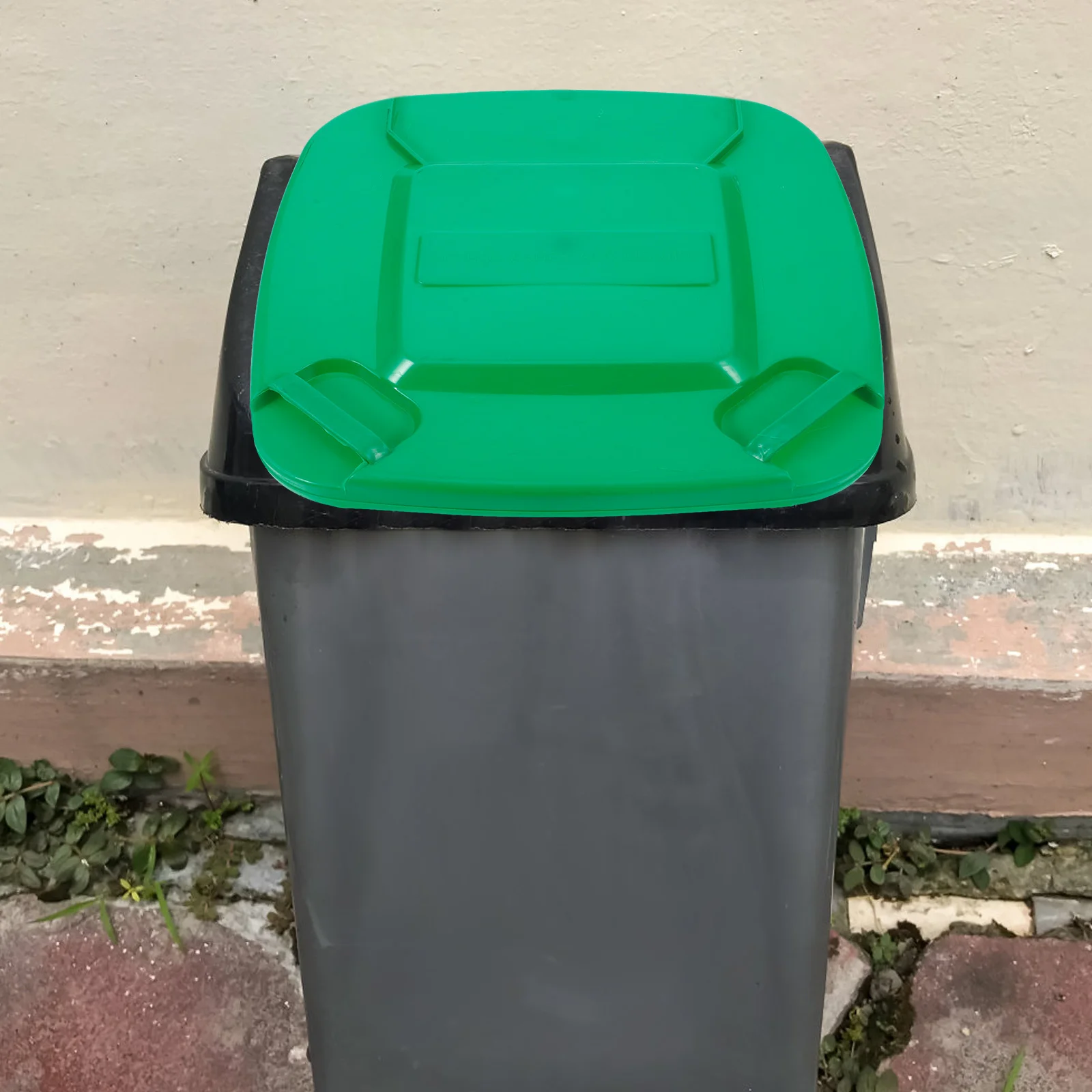 

Outdoor Trash Can Lid Plastic Replacement Secure Fit Windproof Odorless Garden Waste Bin Cover Accessory Trash Can Lid