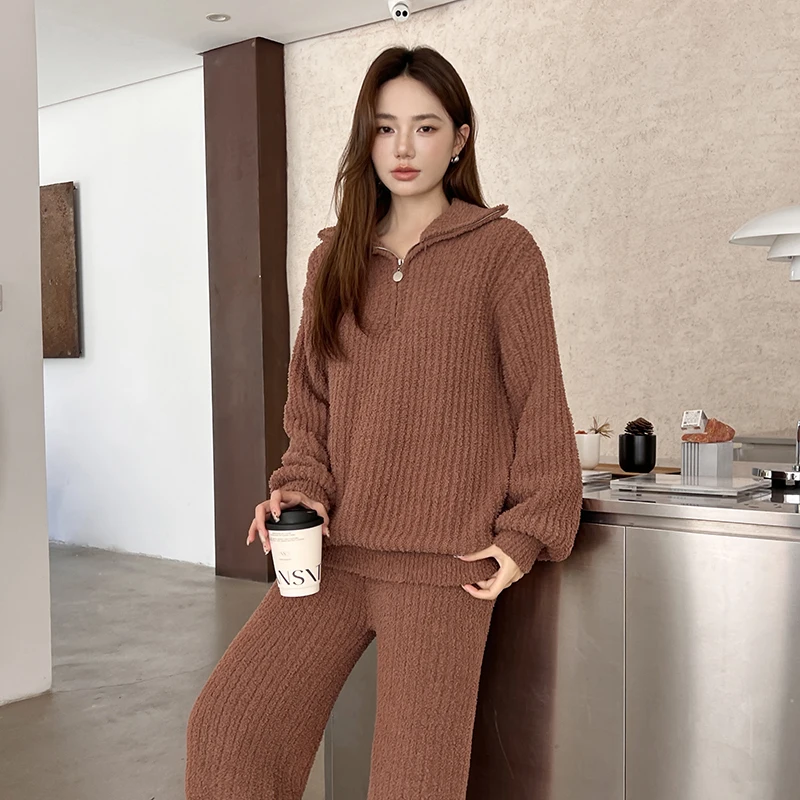 

Women's Autumn and Winter Half Velvet Striped Zipper Simple Style Two Piece Set