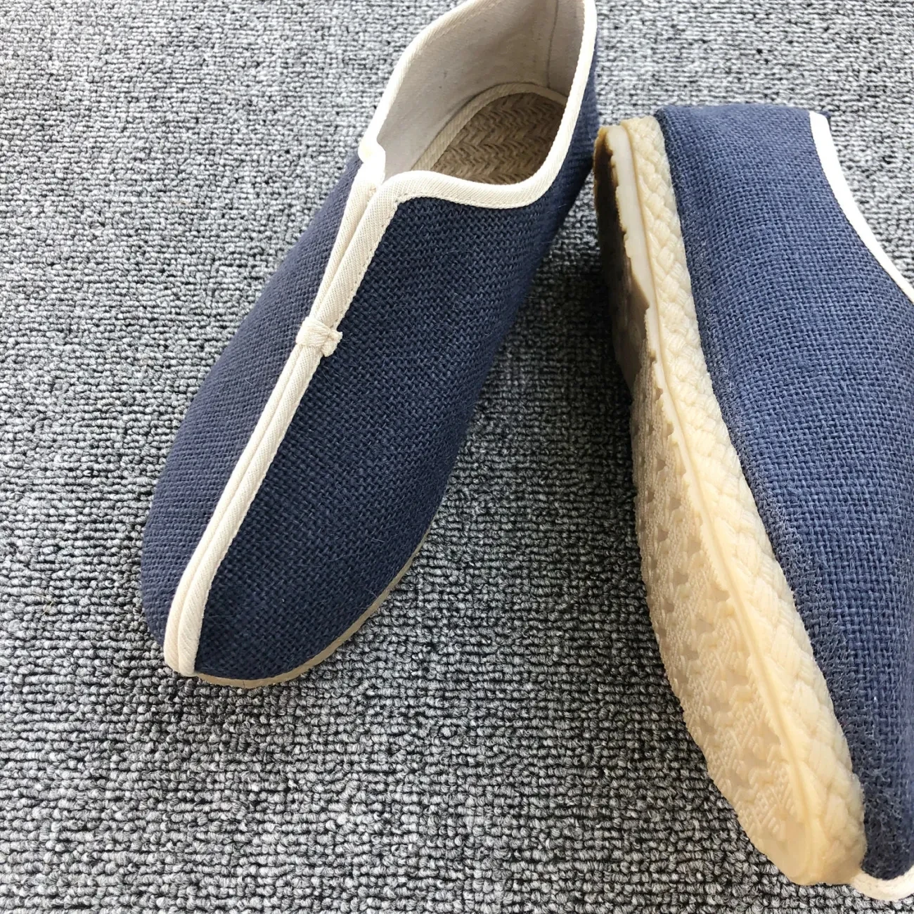 Chinese Style Men Linen Shoes Casual Male Breathable Shoes Men Fashion Men Loafers Driving Shoes Zen Kung Fu Tai Chi Shoes Solid