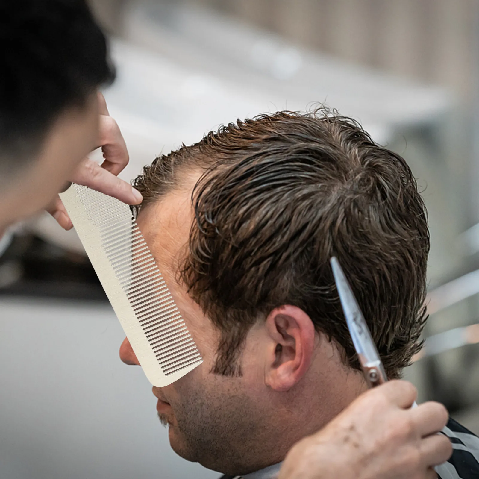 

2 шт. расчесок для стрижки волос из нержавеющей стали, профессиональные легкие расчески для стрижки, аксессуары для парикмахерских услуг для мужчин и женщин
