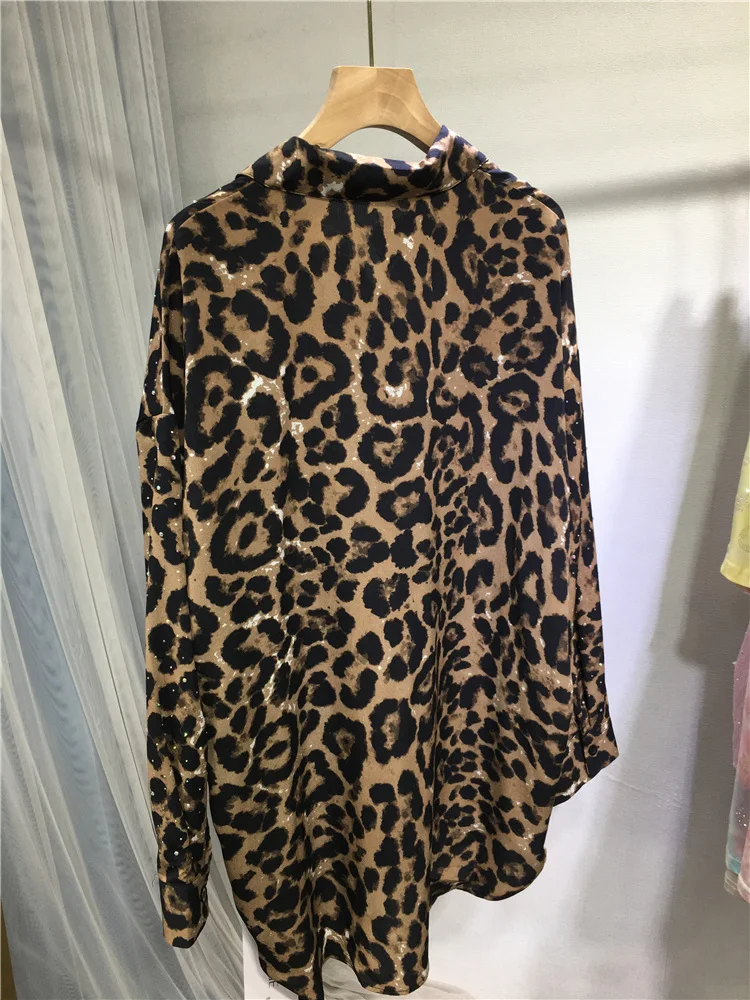 Camisa de manga larga con estampado de leopardo para mujer, cárdigan adelgazante de longitud media, suelto y versátil, primavera y verano, 2024