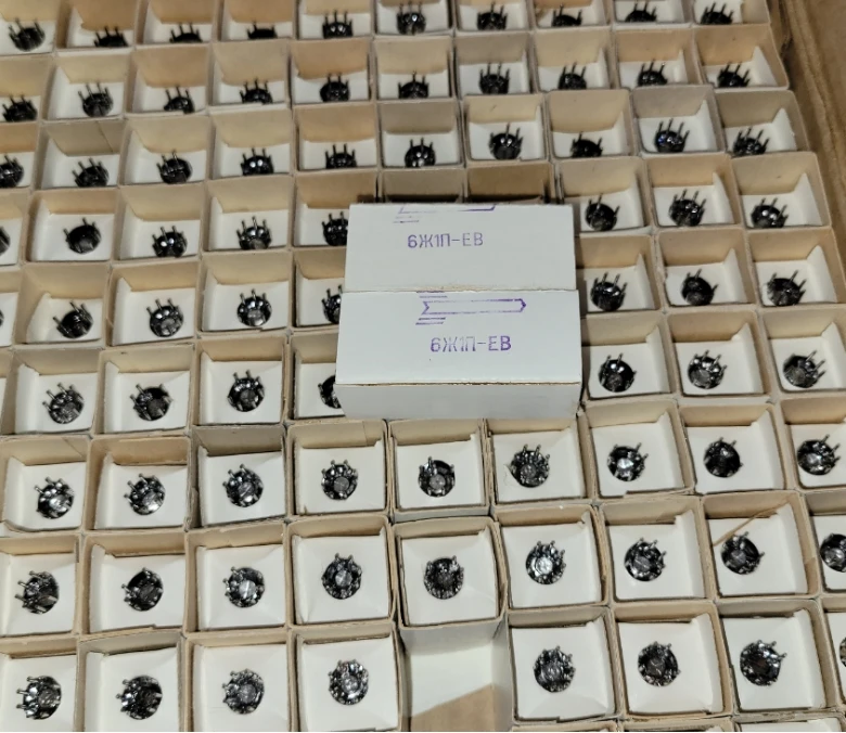 AUIN 2 Pcs/lot The Soviet Union 6m 1n-EB Electronics Vacuum Tube Valve For Amplifier Replace 6J1/5654/EF95/6AK5/403A/403B Tube image 6