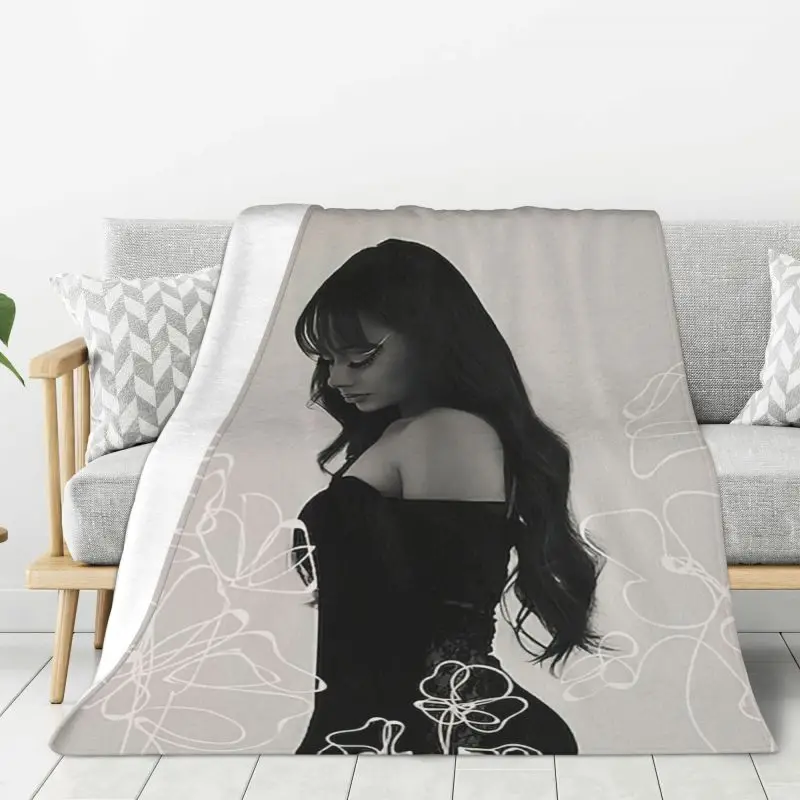 Custom Ayliva In Liebe Blankets Warm Flannel Music Singer Throw Blanket for Sofa Office Bedspreads