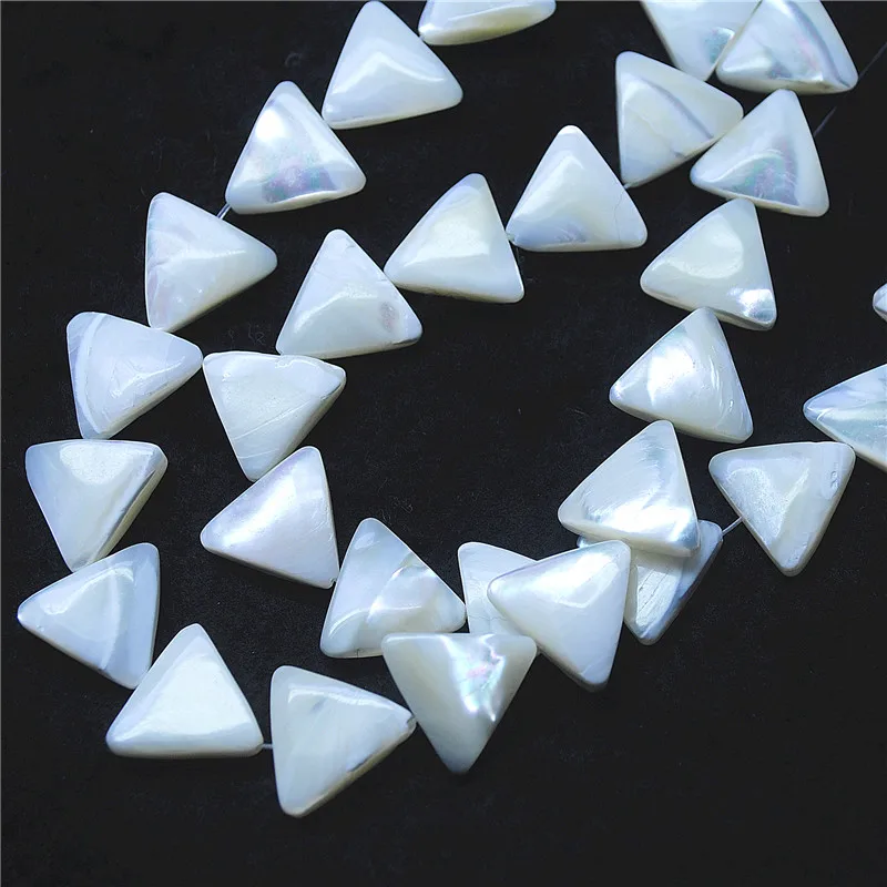 26PCS New Sea Saltwater Shell String Triangle Shape 15X17MM DIY Jewelry For Women Necklace Designers Two Colors