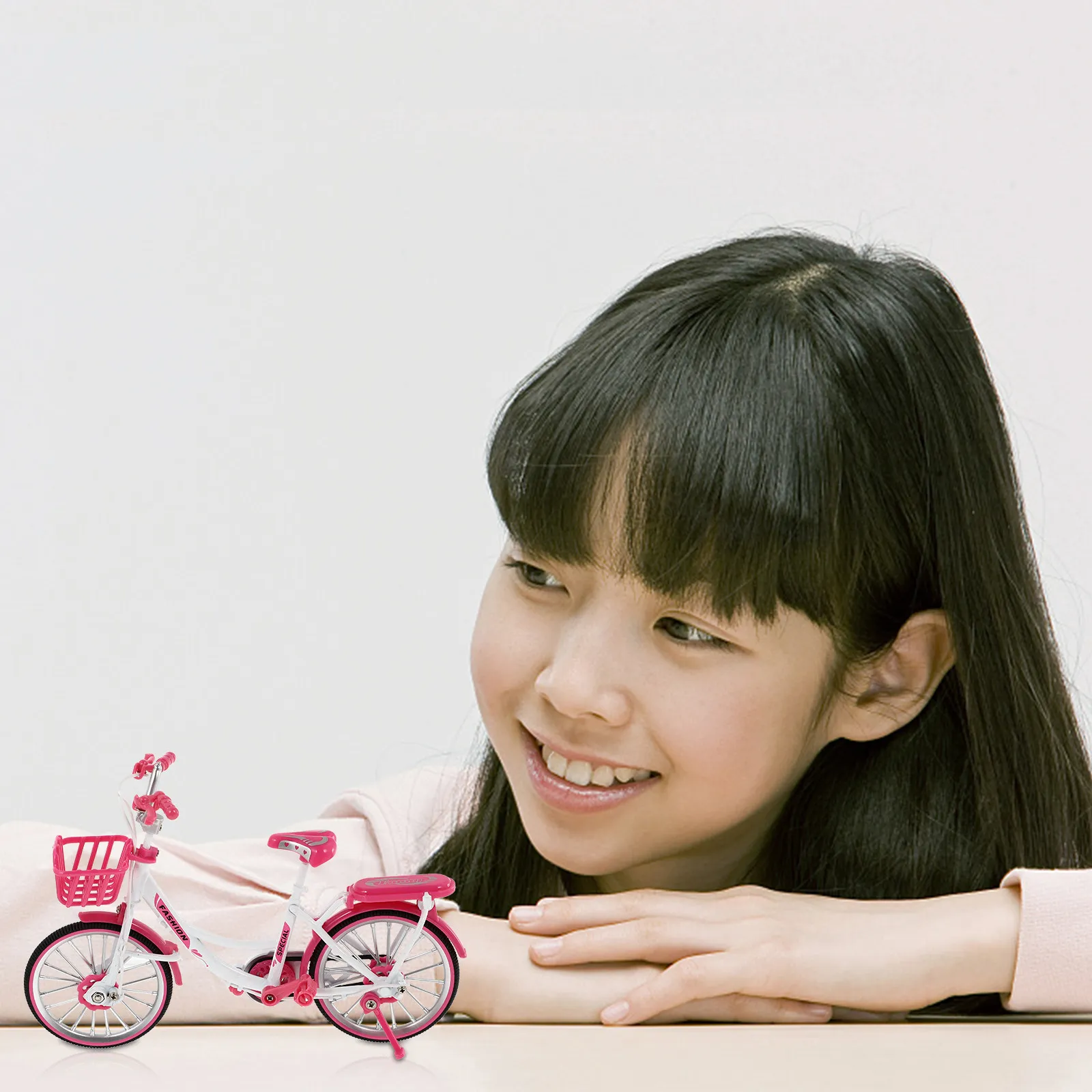 

1Pcs Mini Alloy Bike Sculpture Desktop Decoration Art Craft Ornament for Living Room Bedroom Office Tabletop Display Simulation