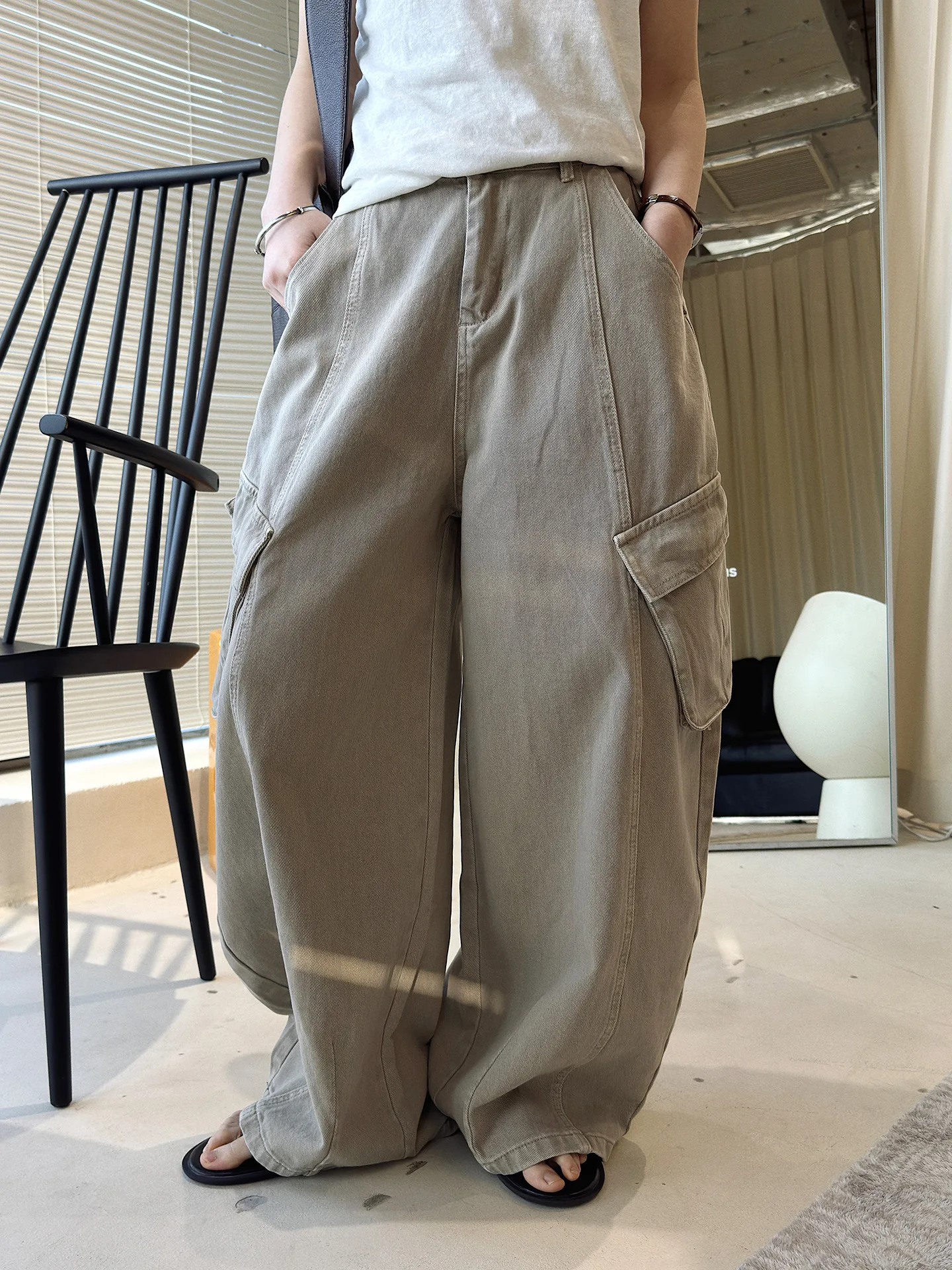 

Spring and summer new American street workwear style spliced large pocket jeans loose wide leg pants for women