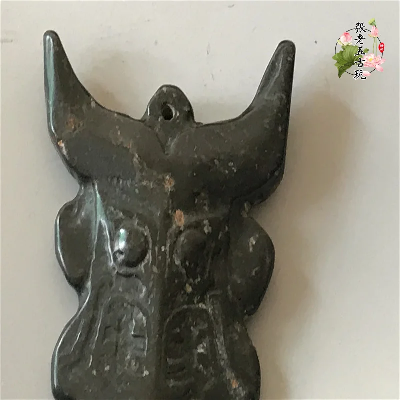 Collect old jade objects, meteorites, magnets, high jade ornaments and secondhand animal handles.