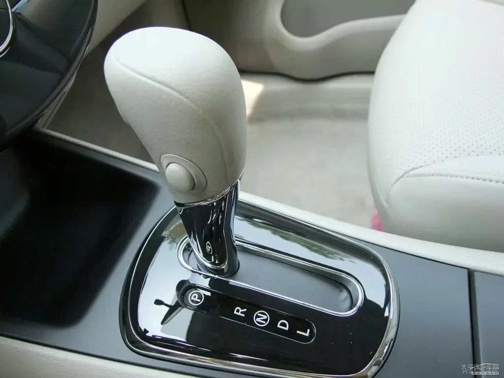 For Nissan Sylphy Tiida 2005-2021 Top Layer Leather Car Gear Head Shift Knob Cover Protector Sleeve Car Gear Cover