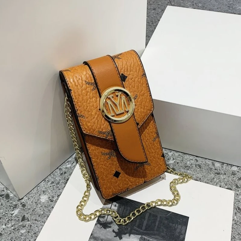 

Opulent Light Luxury French Style Crossbody Bag 2025 New - High-End Fashionable Versatile Handbag for Trendy Ladies