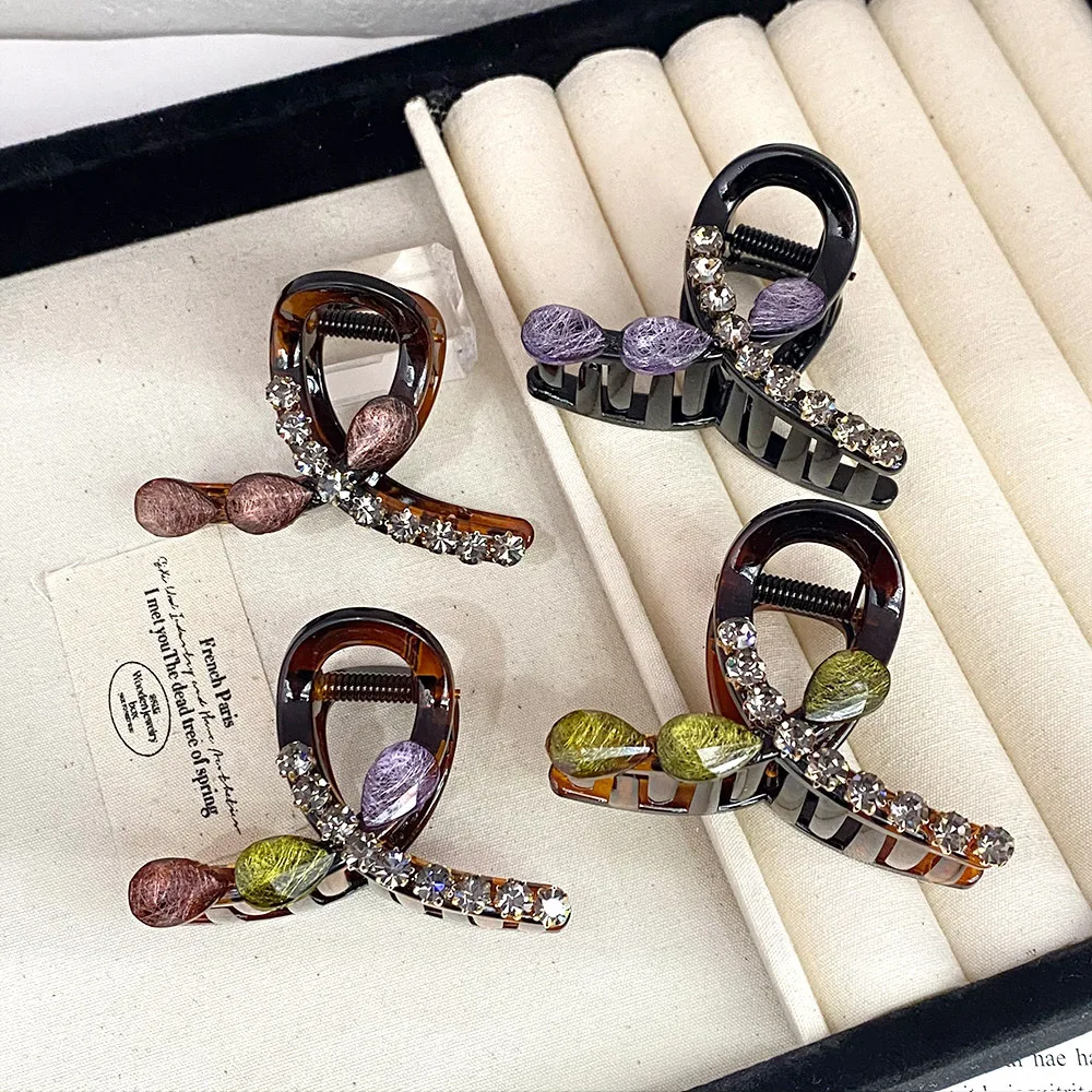 

2025 New Arrival Luxury Rhinestone Claw Clip Elegant Stylish Versatile Shark Hair Clip for Women's Fashion Hair Accessories