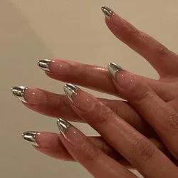 24 pezzi unghie finte francesi di media lunghezza con Design a bordo argento testa tonda mandorla unghie finte indossabili semplice stampa finita sulle unghie