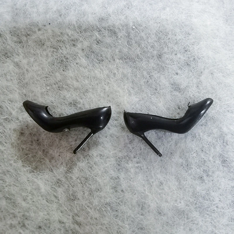 1:12 Dollhouse Miniature DIY Cabin Fittings Stiletto Shoes Toys