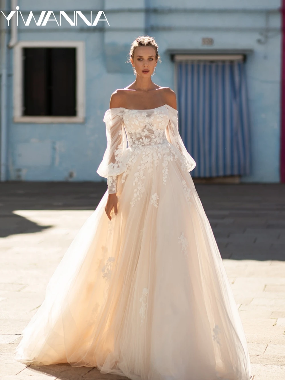 

Dreamy Lace Appliques Off Shoulder Wedding Dress Shiny Beaded A-line Long Bridal Gown Customized Strapless Dresses For Bride