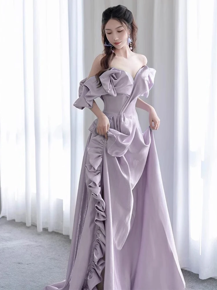 Abiti da sera in raso viola Pieghe da donna a strati con spalle scoperte Una linea Abito da festa con spacco laterale Eleganti abiti formali De Soirée