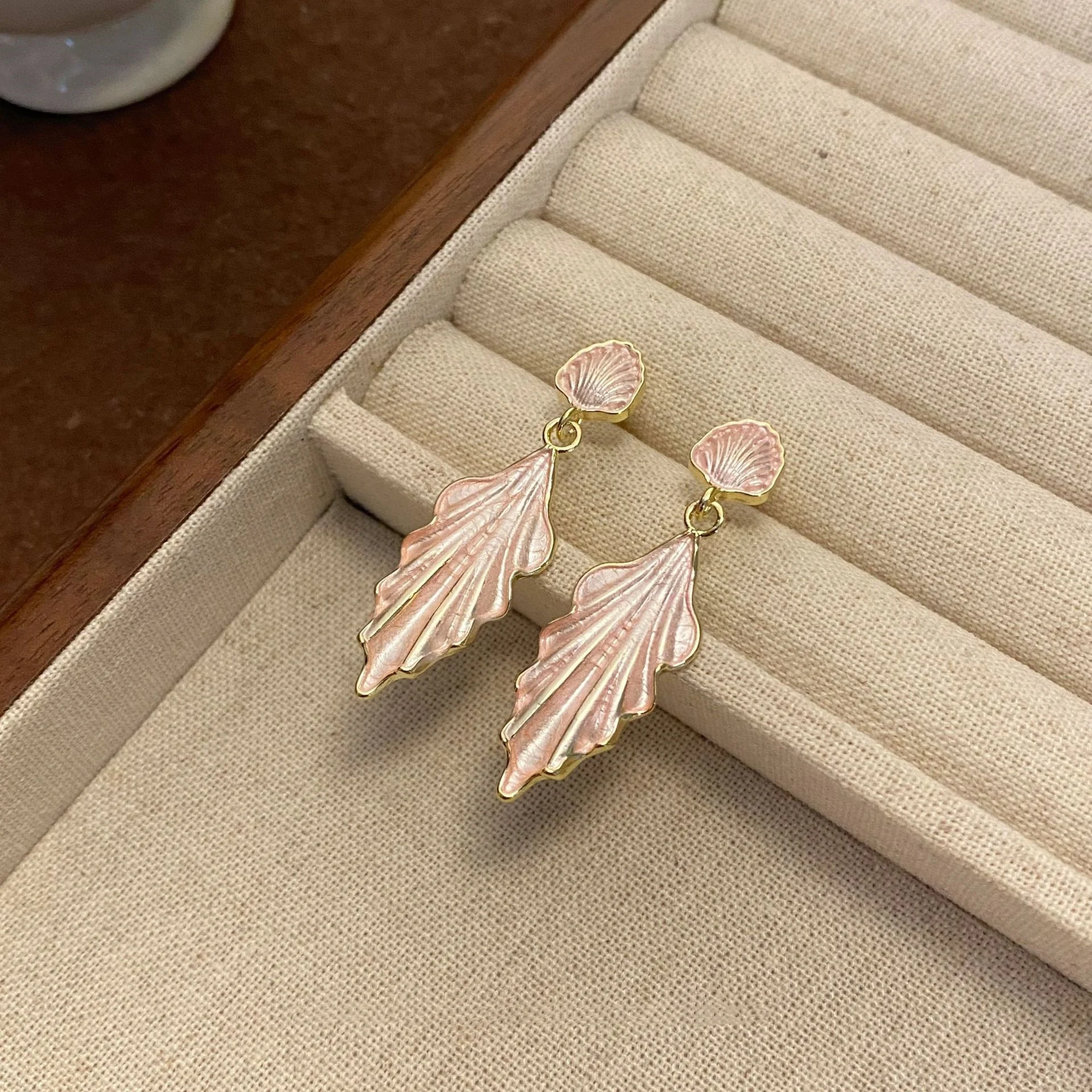 

Fashion Metal Shell Drop Earrings for Women Geometric Irregular Vintage Simple Pendant Earrigns Party Jewelry Accessories Gifts