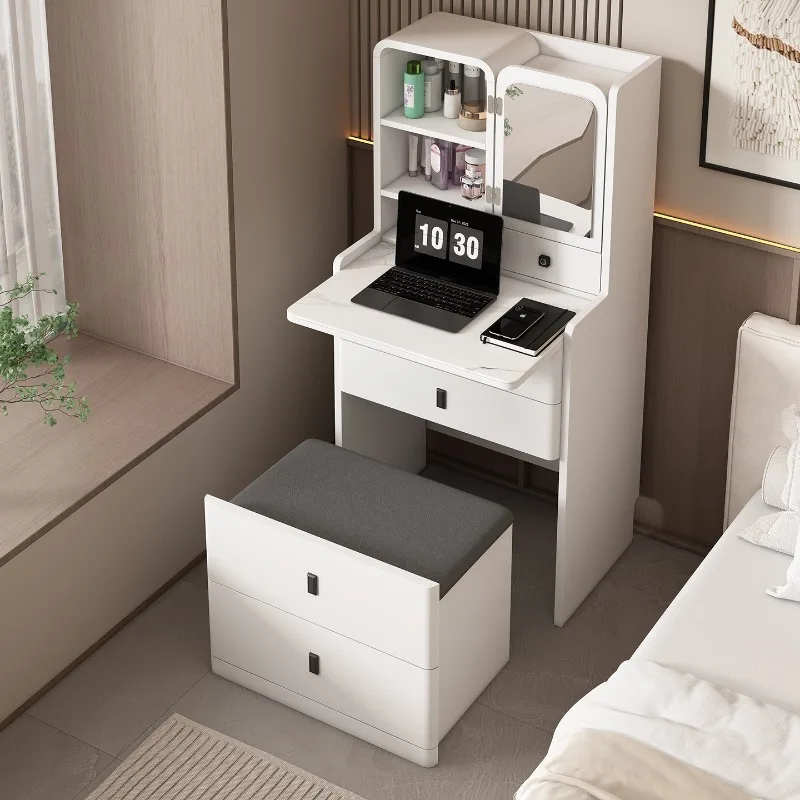 طاولة بجانب السرير لشقة صغيرة من الخشب الصلب