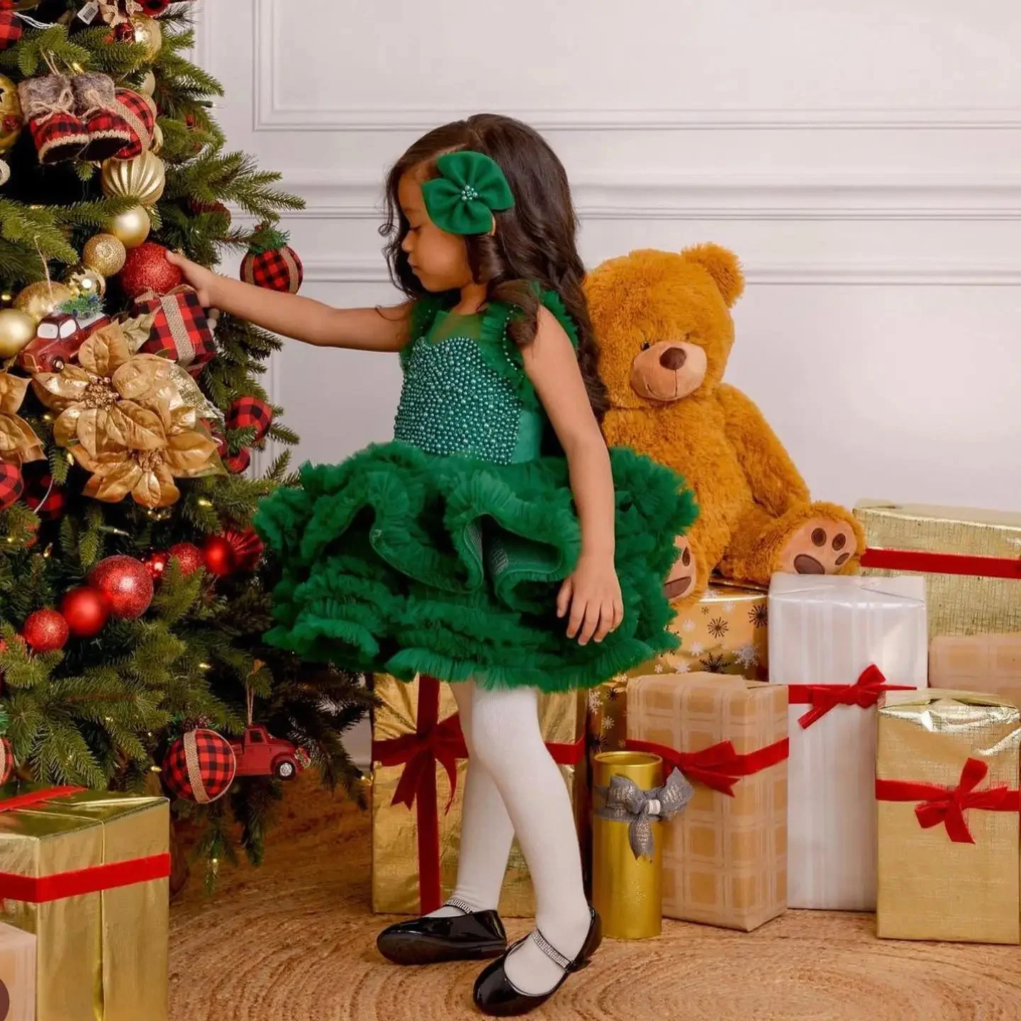 Abiti da ragazza di fiore verde personalizzati per matrimonio Perle gonfie Lunghezza al ginocchio Senza maniche Abito da prima comunione per festa di compleanno per bambini