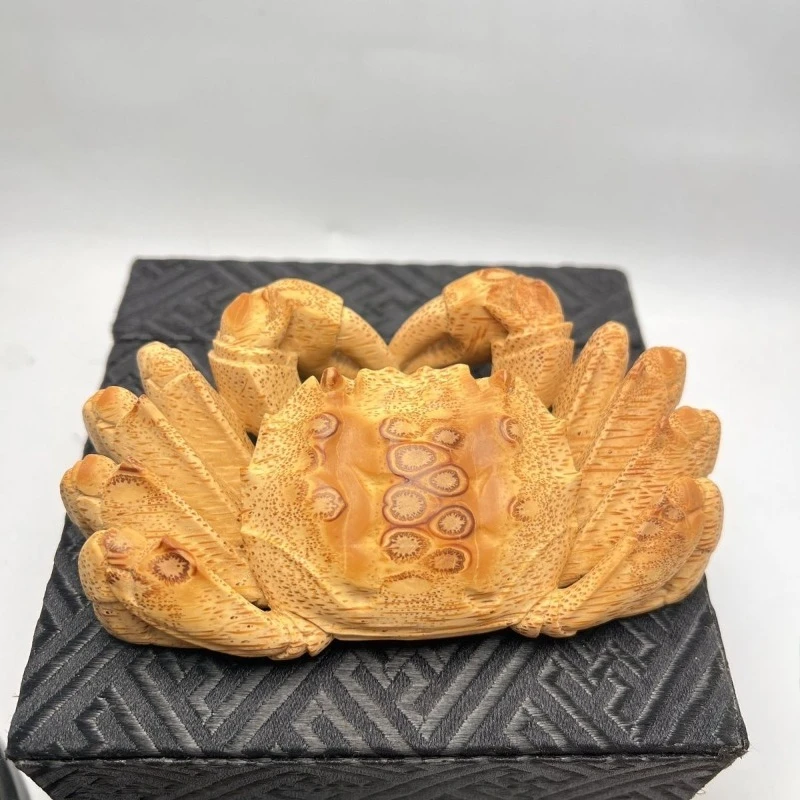 

Bamboo carving Bamboo root carving Famous crab