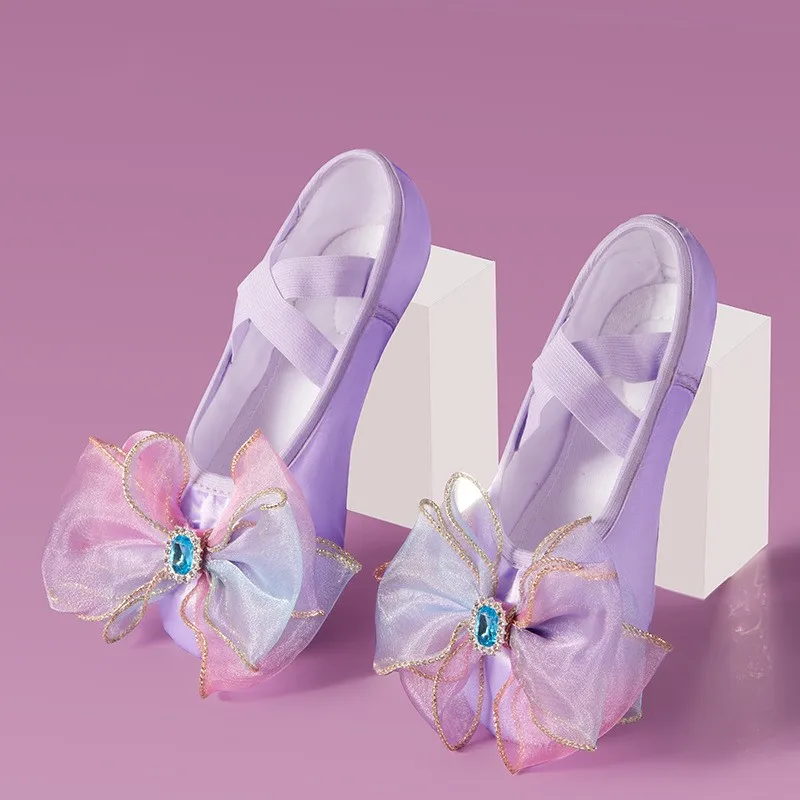 

Girls Ballet Shoes Crystal Cartoon Soft Sole Ballet Dance Slippers Children Practise Bowtie Ballerina Shoes Woman Gymnastics