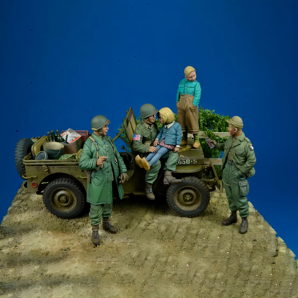 GK1/35 جنود الحرب العالمية الثانية 5 أشخاص لا يجلب نموذج سيارة من الراتنج بقعة الجنود موضوع عسكري نموذج أبيض