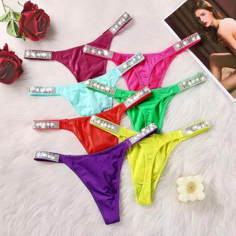 Lencería Sexy de encaje para mujer, bragas tentadoras huecas ultrafinas con etiqueta de Metal VS, calzoncillos cómodos, Tanga con recorte de pestañas, ropa interior