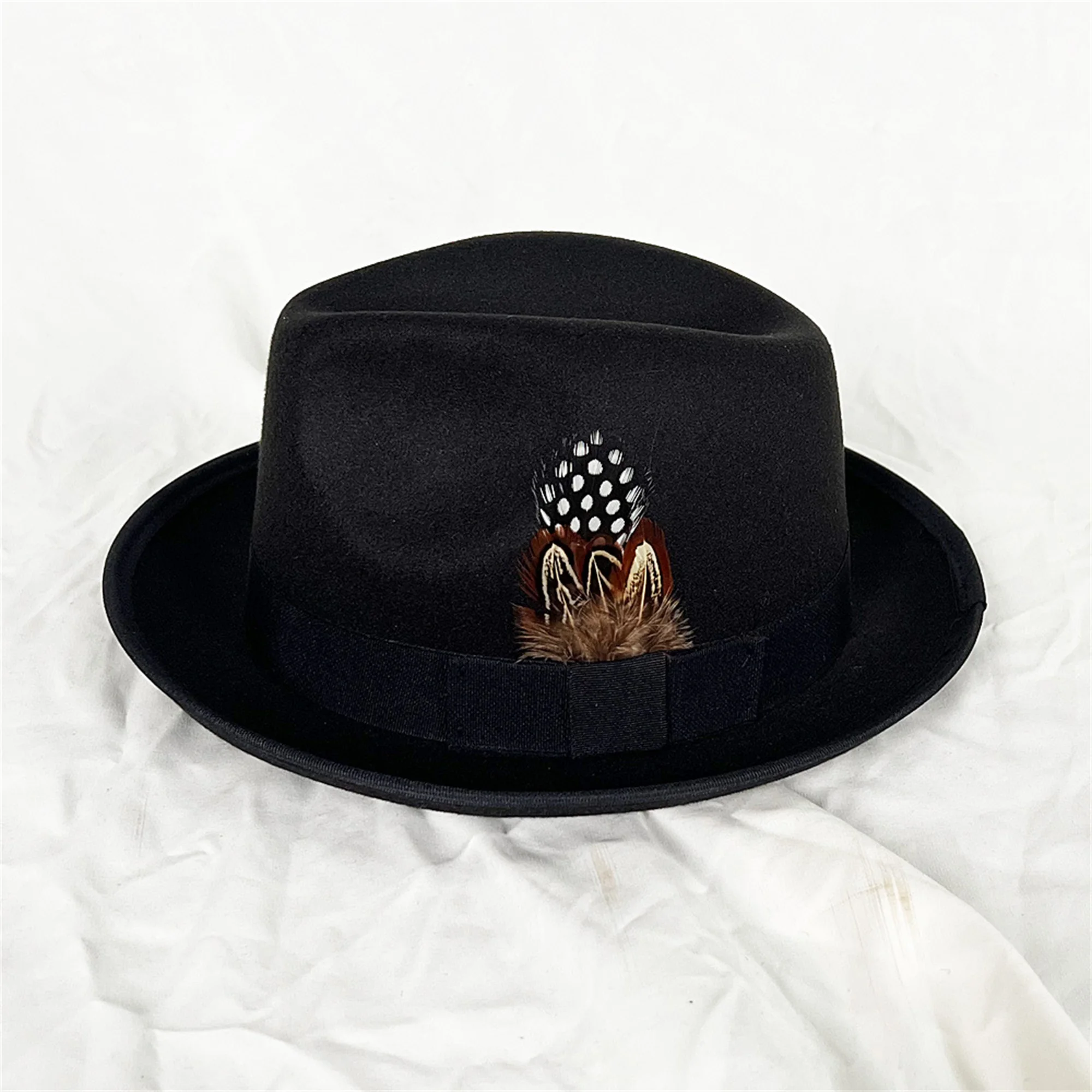 

Vintage Style Wool Fedora Hat with Feather Accent and Short Brim for Men Elegant Jazz Cap for Daily Wear and Stage
