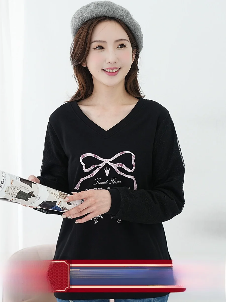 

Женская футболка Aiqige с длинным рукавом, принтом и V-образным вырезом, кружевными вставками, больших размеров, модная, стройнящая, новинка, корейский стиль, хлопок