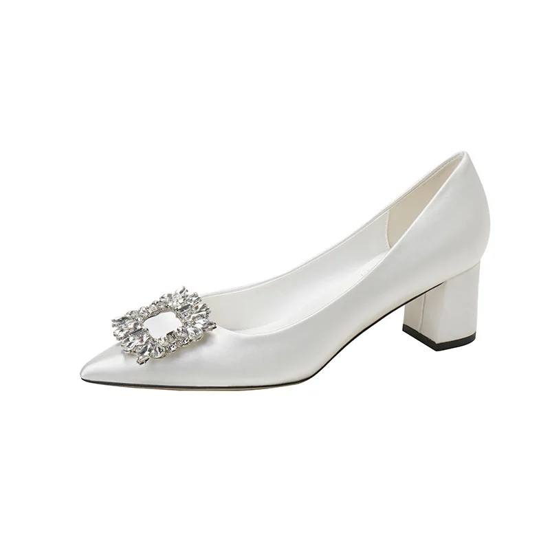 

Coarse Heel Wedding Shoes 2026 Fashion Wedding Bridal Shoes Rhinestone Large Size Medium Heel Dress Women's Single Shoes